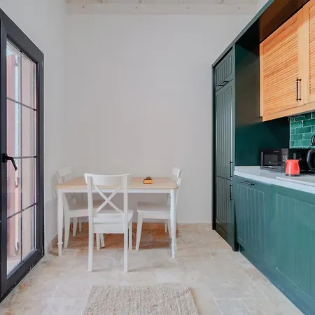 Sea Apartment *